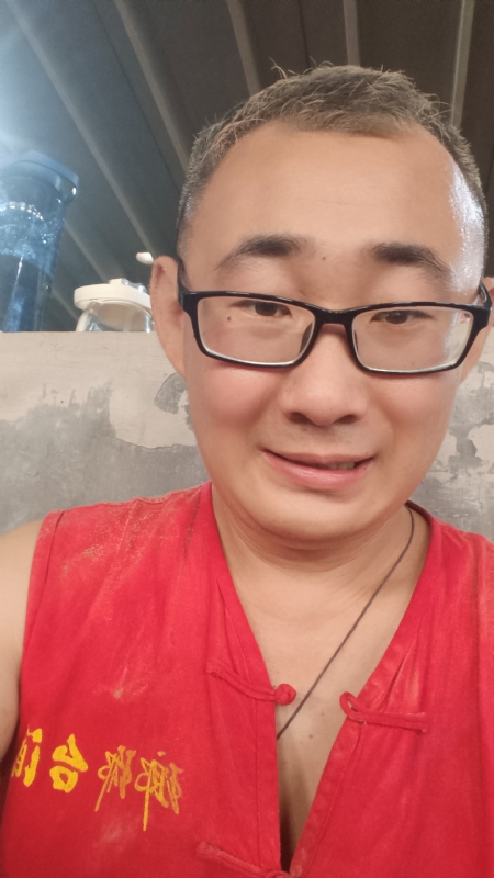 黑黑一笑的第二张照片--山东上门女婿服务网